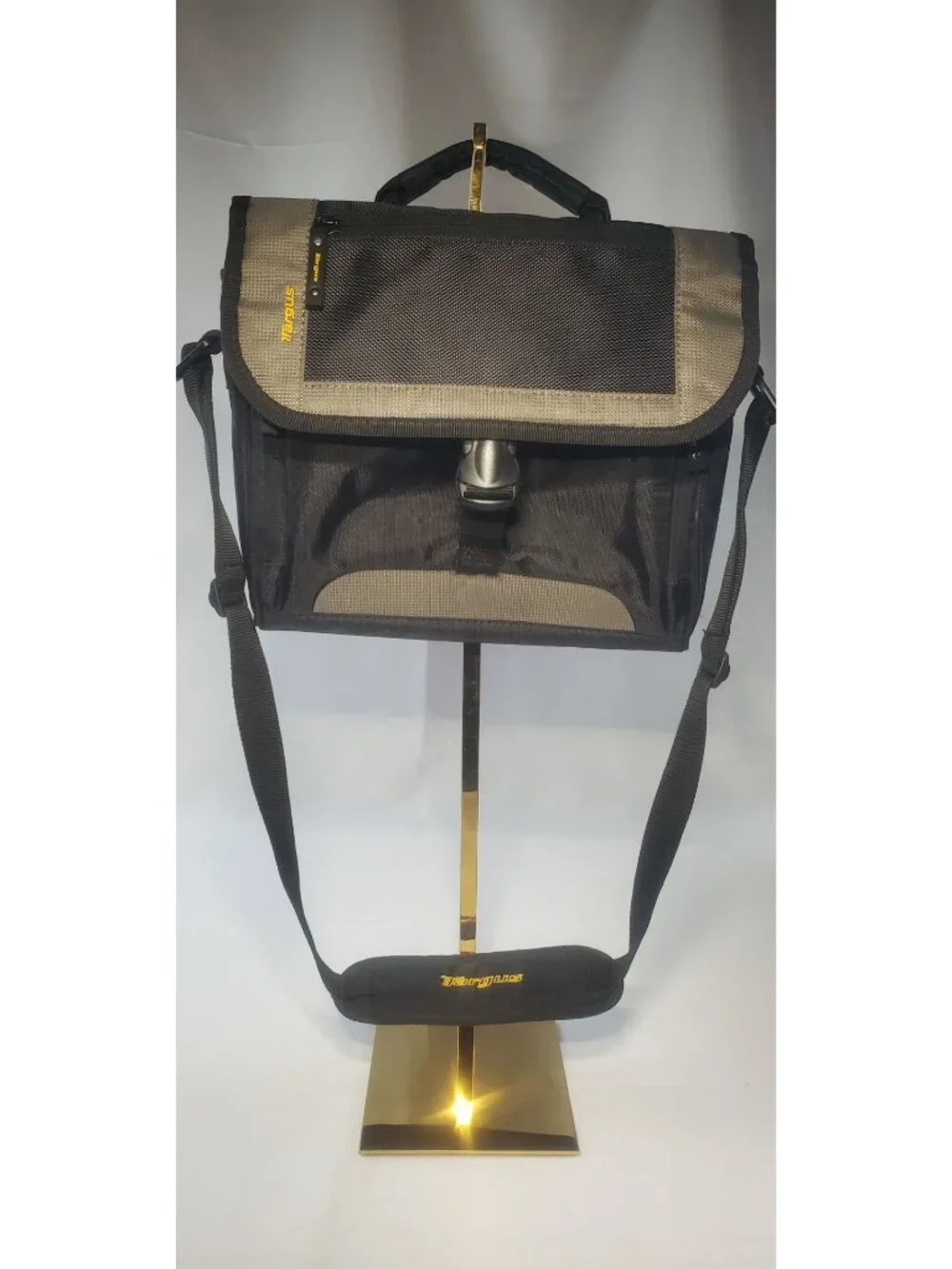 Targus Black Olive Nylon Messenger Bag Laptop Case Shoulder Bag Work Travel